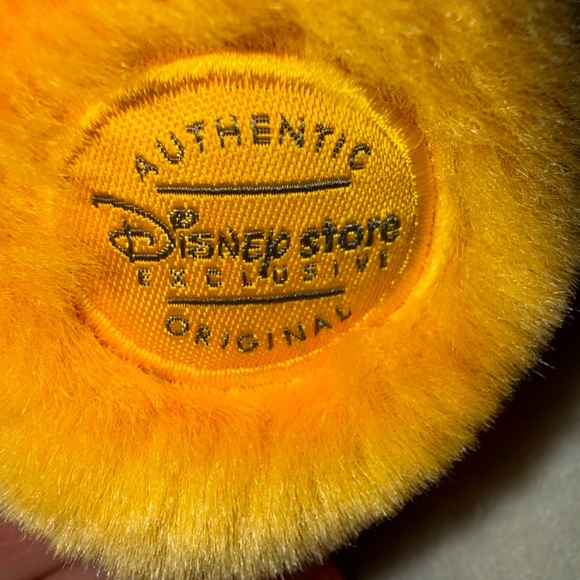 Disney Winnie The Pooh Plush authentic Disney store, 15 inch plush - Picture 4 of 4